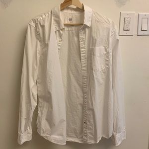 Mens white cotton button down dress shirt. Size M, Slim.